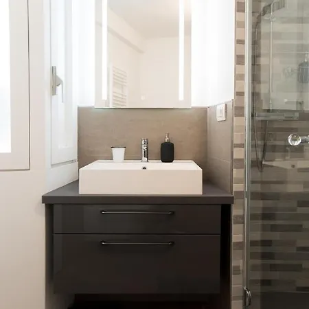 Artstay - Duomo, Spiga, Near Metro M1 Апартаменты Милан