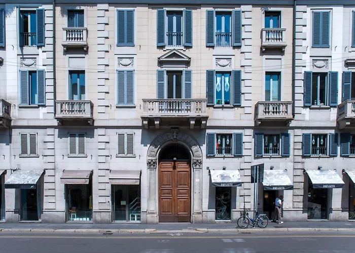 Artstay - Duomo, Spiga, Near Metro M1 * Милан
