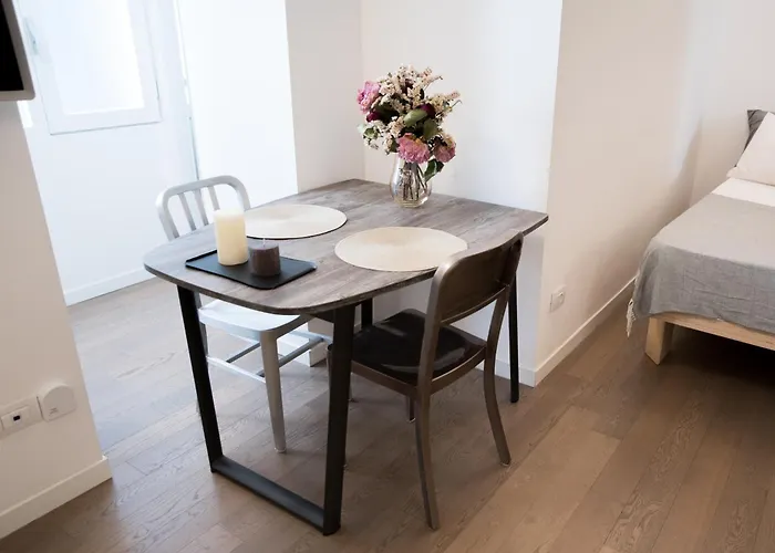 Апартаменты Artstay - Duomo, Spiga, Near Metro M1 *
